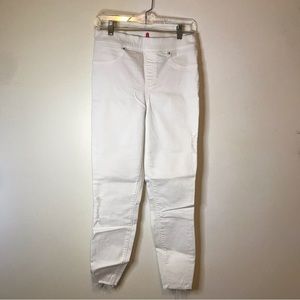 Spanx White Distressed Skinny Raw Hem Pull-On Jean Women SZ  M Excellent